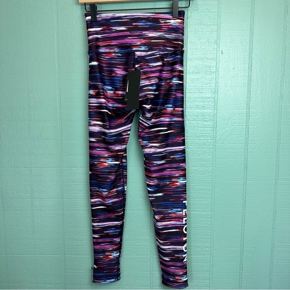 NWT Peloton Multicolor Reversible Leggings Size Small - Picture 4 of 9